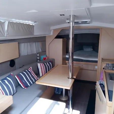 Hotel en barco Barco Acogedor En *