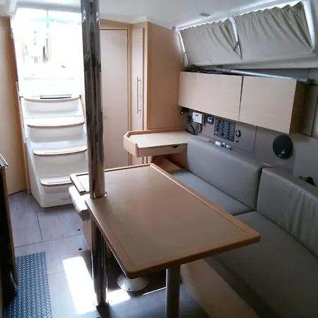 Hotel en barco Barco Acogedor En *