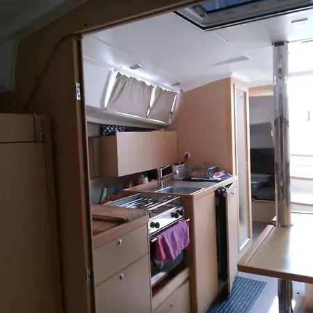 Hotel en barco Barco Acogedor En