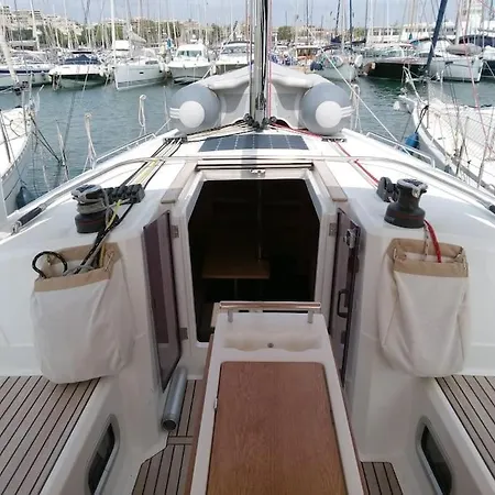 Barco Acogedor En Hotel en barco PMI