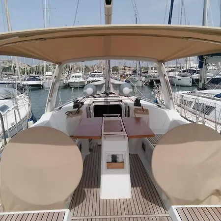 Botel Barco Acogedor En
