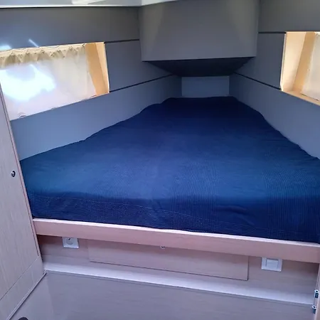 Barco Acogedor En Botel